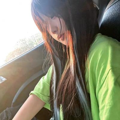 为了受伤的右眼